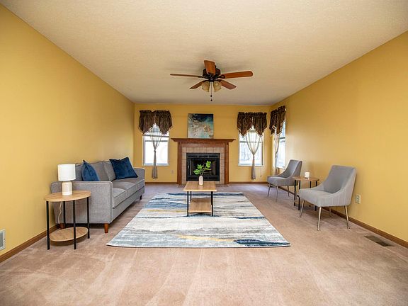 4th image of 843 Bernese Ct