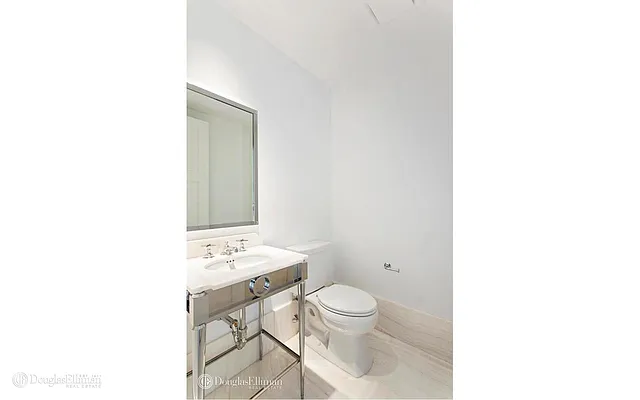 Rented by Douglas Elliman | media 17