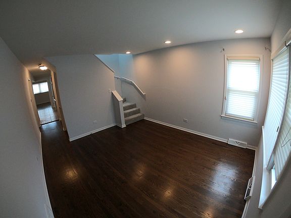 2nd image of 6913 W Montrose Ave