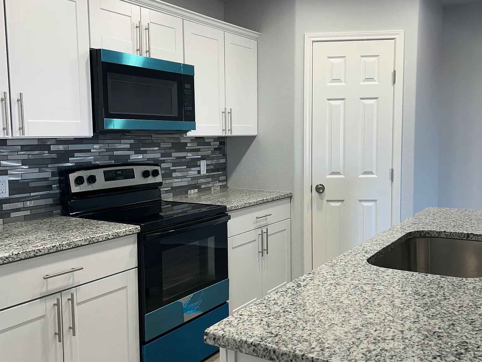 3 bed, 1440 sqft, $1,595 — Photo 2