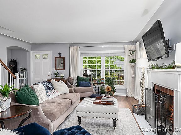 5th image of 107 Conrad St NE