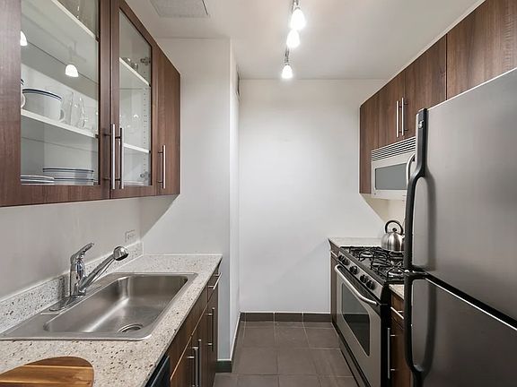 5th image of 1 Wall Street Ct APT 502
