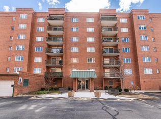 555 S River Rd APT 607, Des Plaines, IL 60016