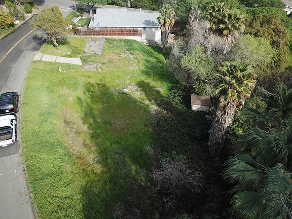 4th image of 170 Kokanee Dr