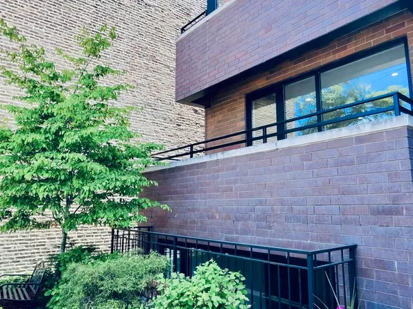 1445 W Grand Ave #1E, Chicago, IL 60622