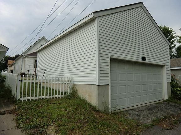 3rd image of 1112 Marion St