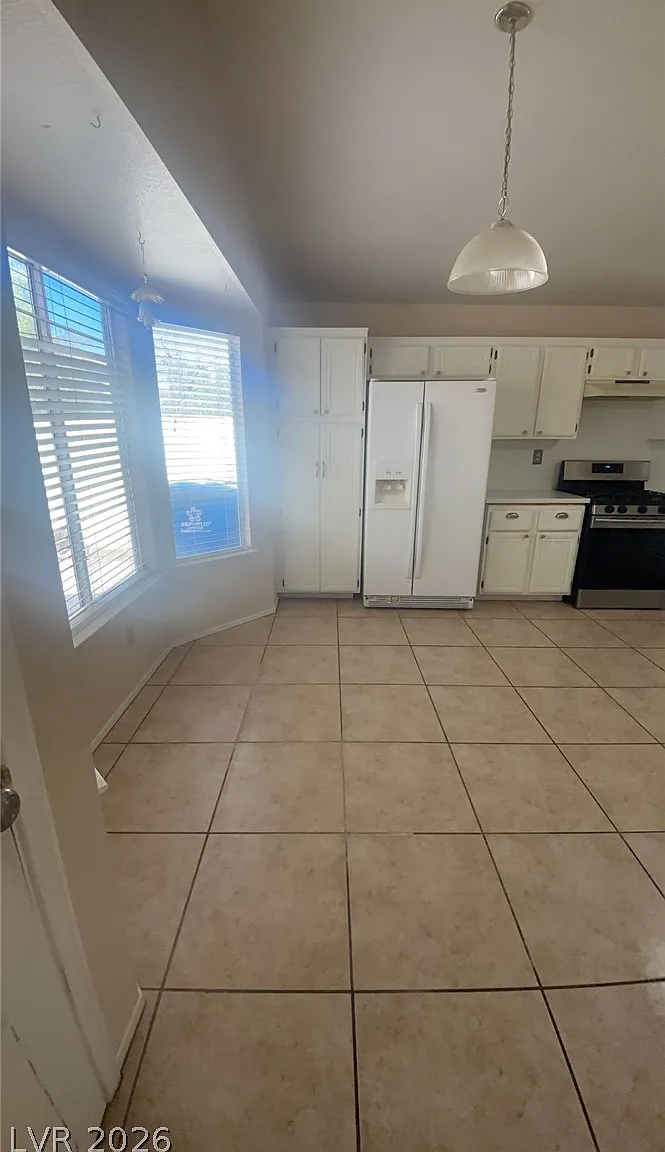 3 bed, 2.0 bath, 1614 sqft, $2,200 — Photo 3