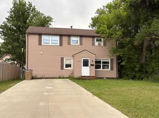 724 Burdick Expy E, Minot, ND 58701