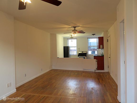 3rd image of 257 Columbia St #2