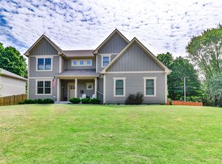 303 Charles St, Geneva, IL 60134