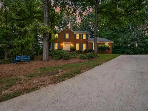 1194 Lassiter Dr, Stone Mountain, GA 30087