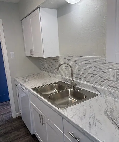 1437 Cavender Dr #103 — Photo 2