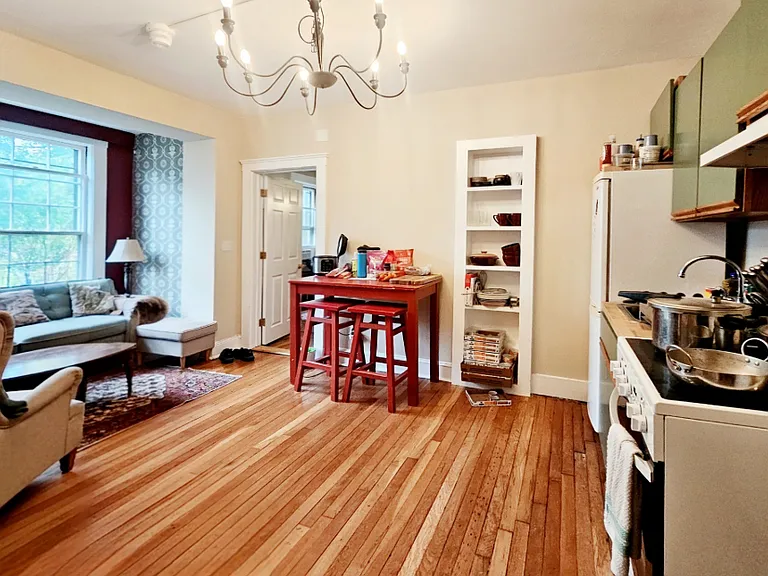 72 Strathmore Rd #7A — Photo 2