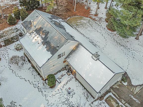 4th image of 9614 Whispering Pines Ct