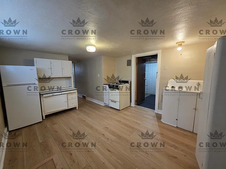 1408 E 18th St #2 — Photo 3