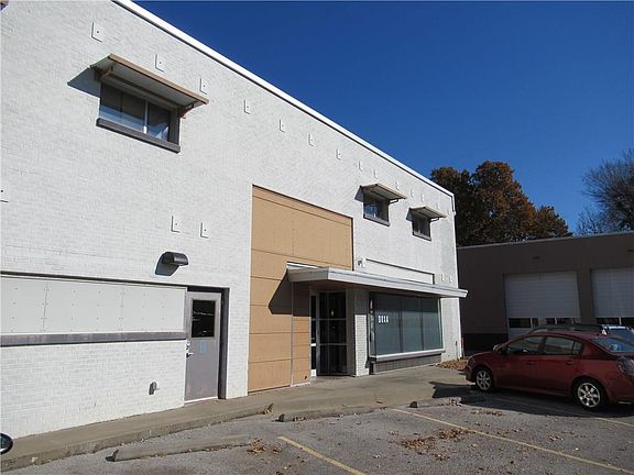 2nd image of 620 N College Ave Ste 208