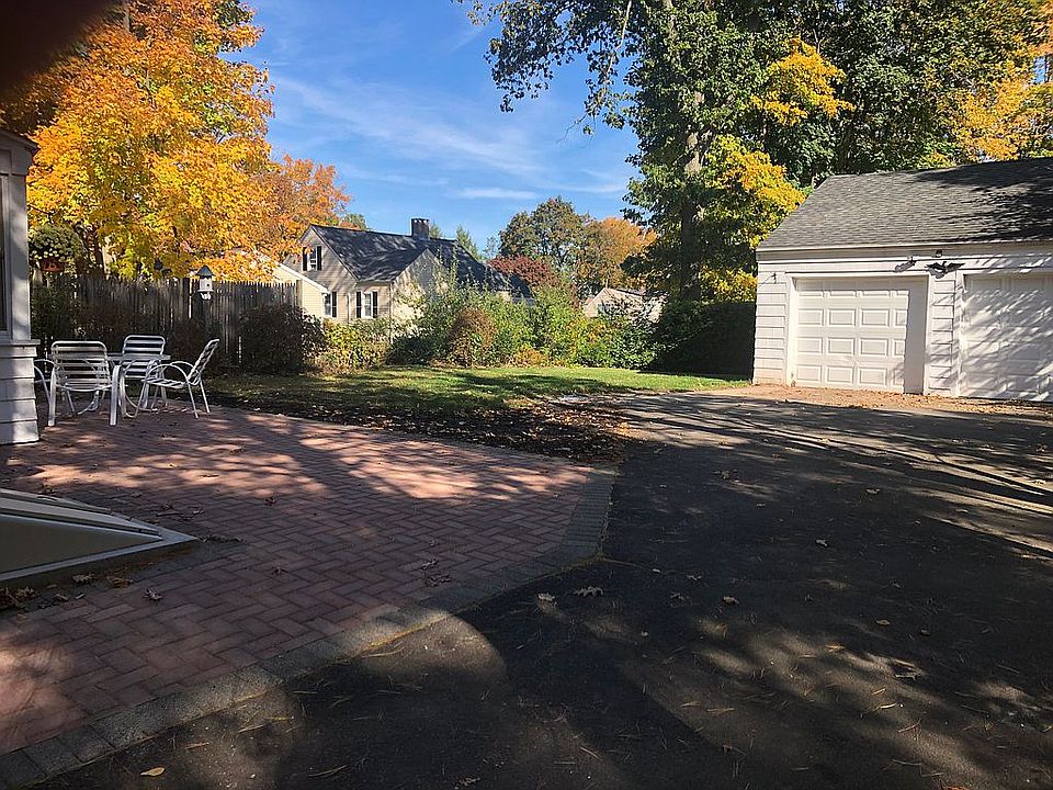 2nd image of 491 Evergreen Ave