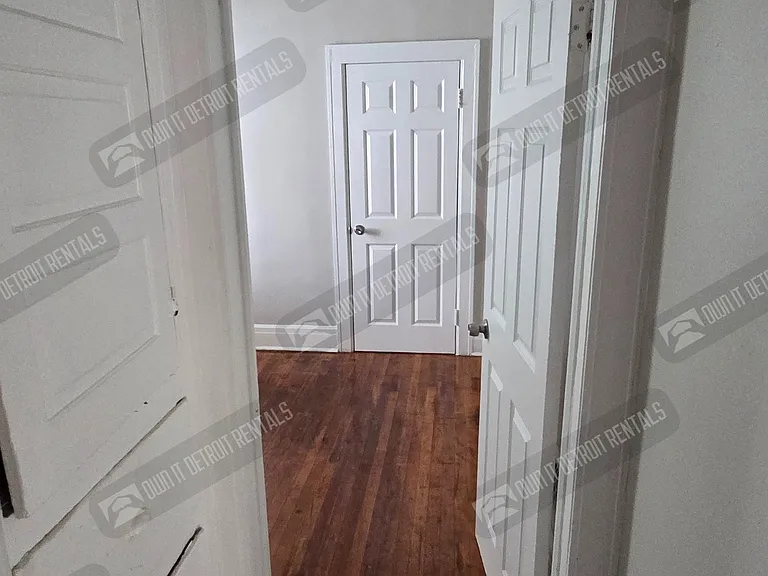 5571 Fairview St — Photo 10