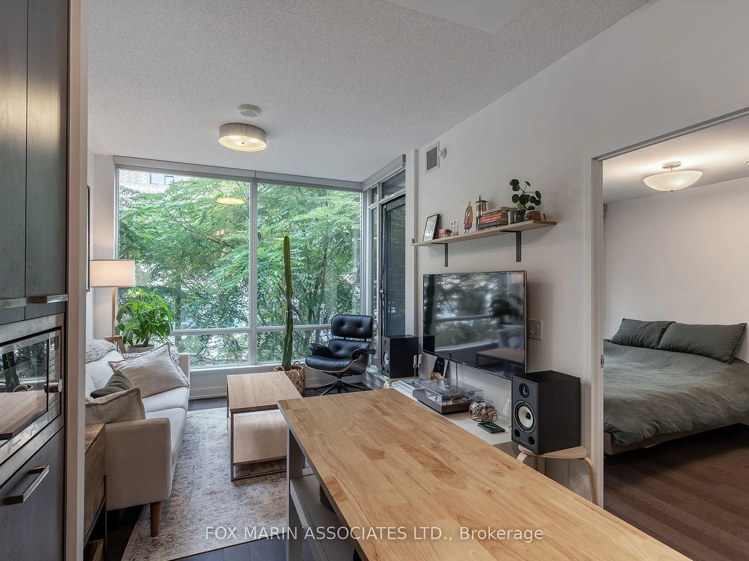 Canary District Condos — Photo 2