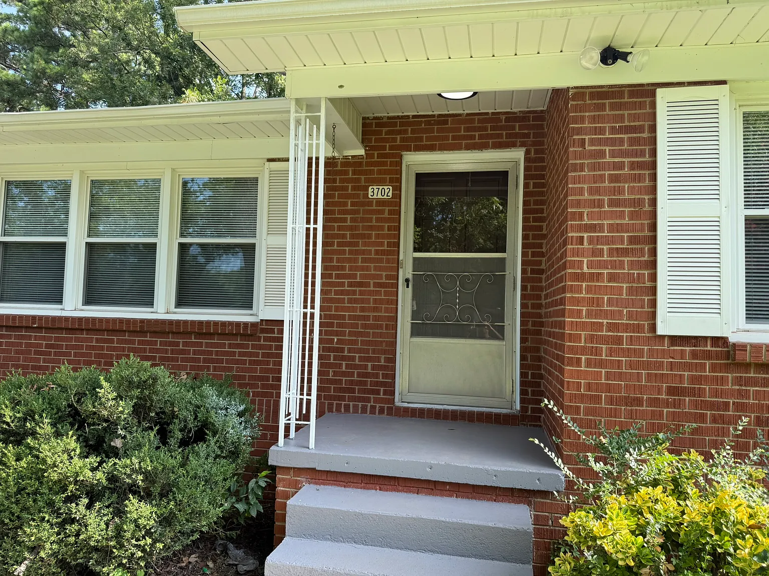 3 bed, 1295 sqft, $1,300 — Photo 3