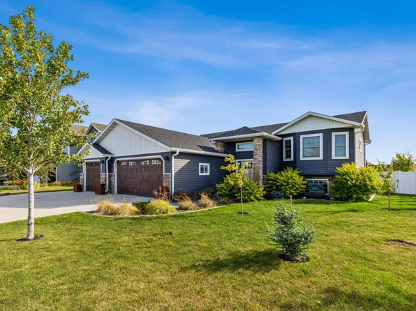 5803 Autumn Dr S, Fargo, ND 58104
