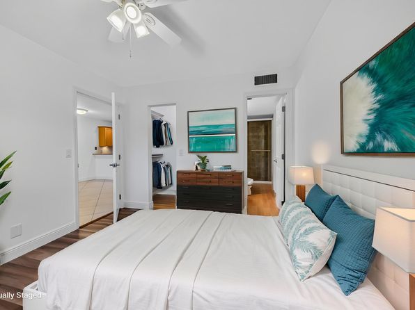 2907 NE 8th Ter APT 205
