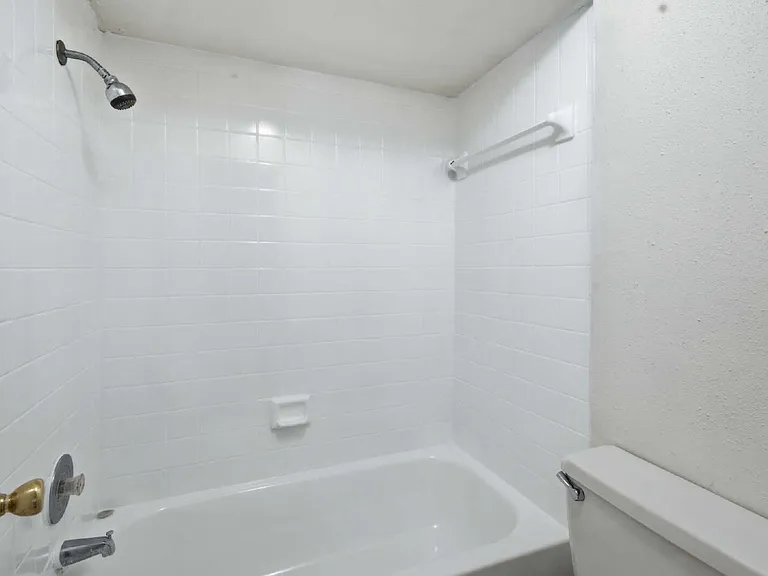 11217 Briar Forest Dr — Photo 18