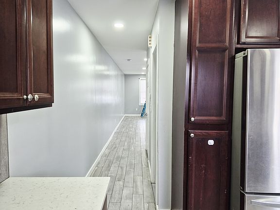 5th image of 124 Willow St #1