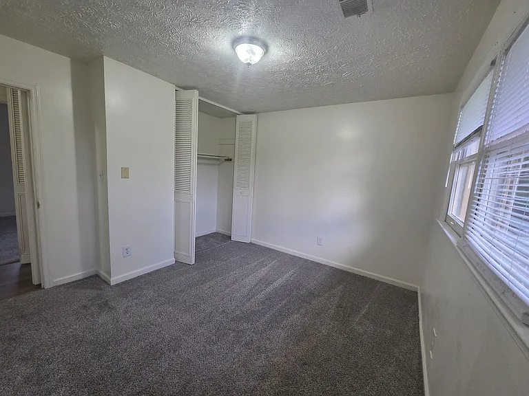 3777 Red River Dr — Photo 9