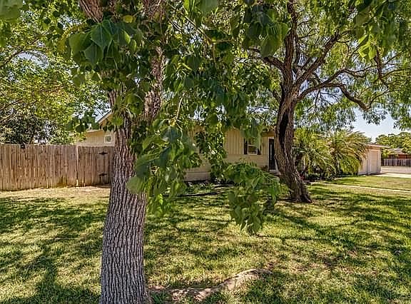 2nd image of 453 Catalina Pl