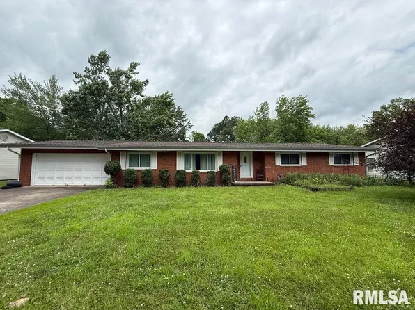 825 Melody Ln, Herrin, IL 62948