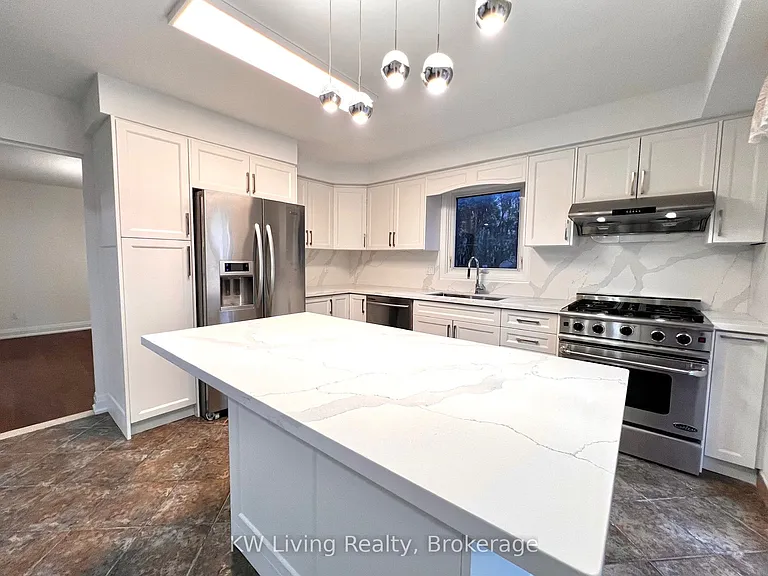 92 Breckonwood Cres — Photo 8