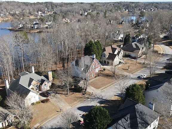 3rd image of 6876 Glen Cove Ln