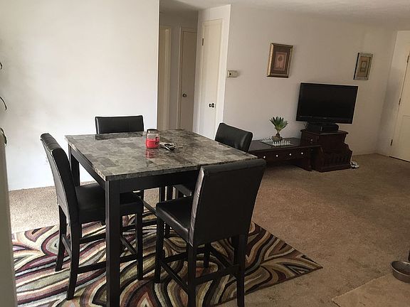 2nd image of 1736 Linwood Cir