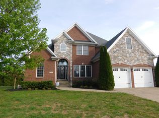1104 Crossings Cove Ct, Louisville, KY 40245