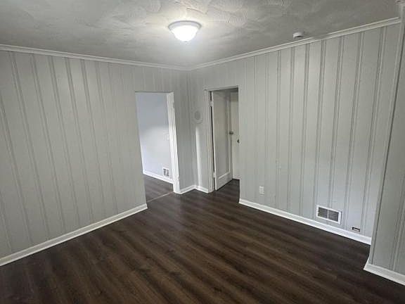 3rd image of 1243 Simmons Ave
