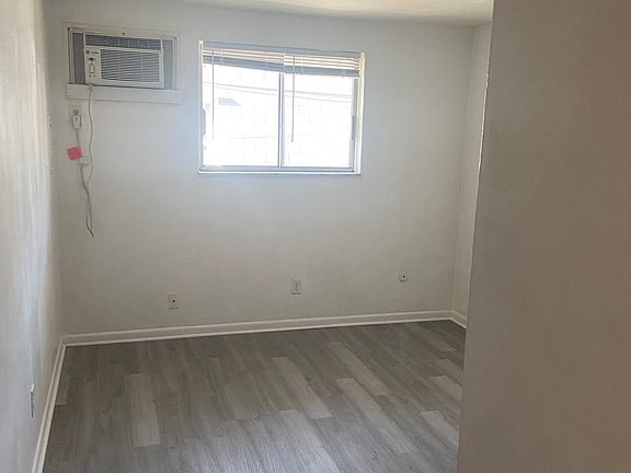 4th image of 667 Riverview Dr #E