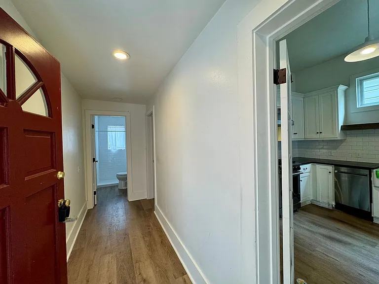 418 Broad St — Photo 18