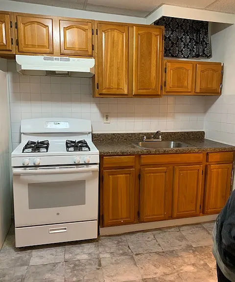 1120 Croes Ave #BASEMENT — Photo 2