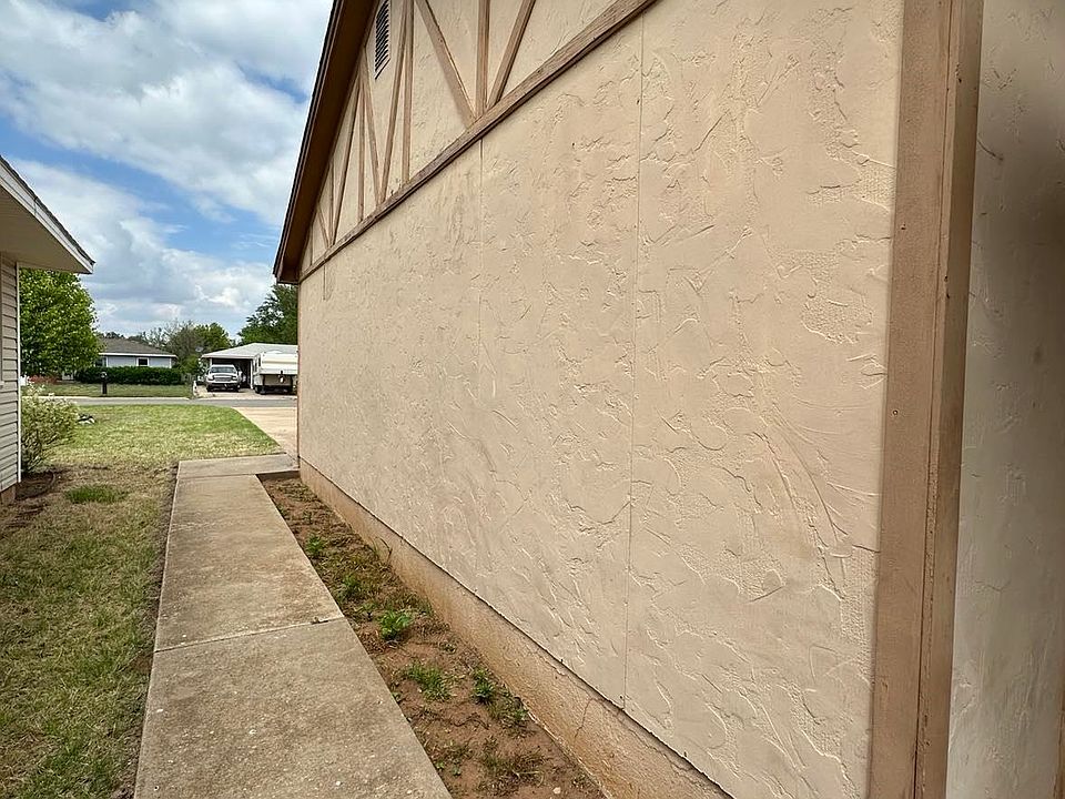2nd image of 2115 Kansas Ave