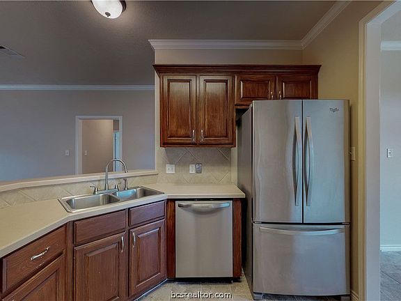 4th image of 219 Karten Ln