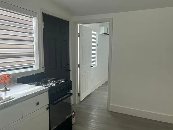 2391 NW 4th Ter, Miami, FL 33125