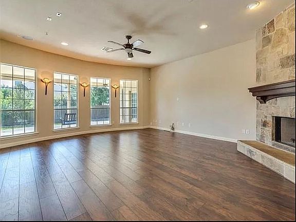 5th image of 1403 River Birch Way