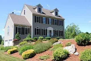 2nd image of 3 Hastings Dr