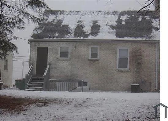 1930 Chambers Rd — Photo 2