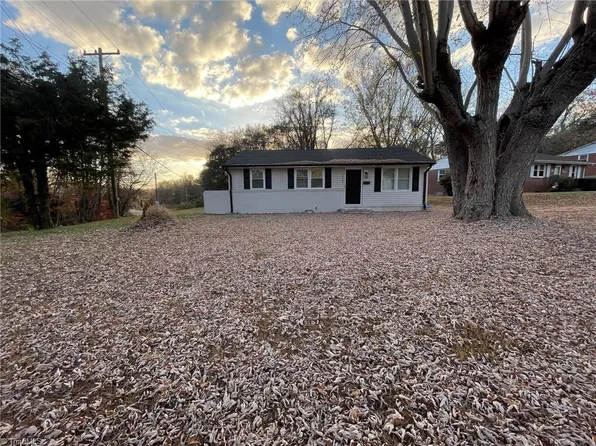 2500 Rosemary Dr, Winston Salem, NC 27105