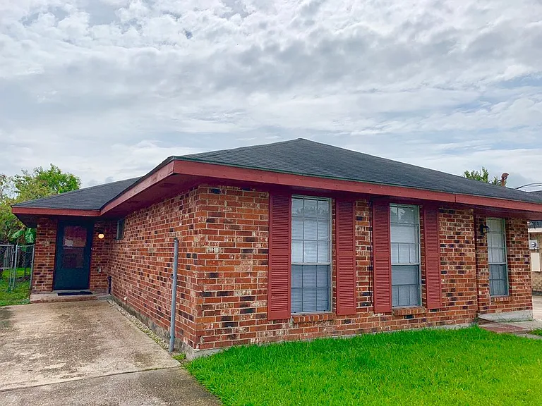 2658 Tifton Ave — Photo 1