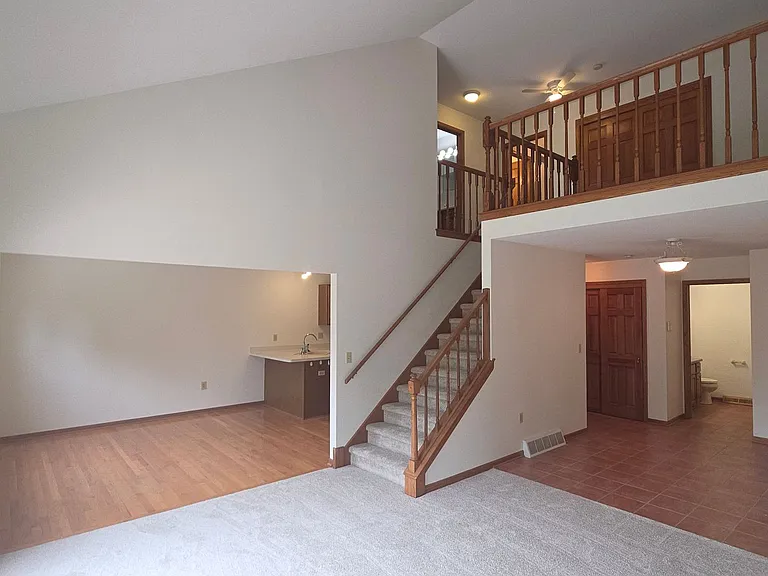 3207 S Ridgecrest Ct — Photo 4