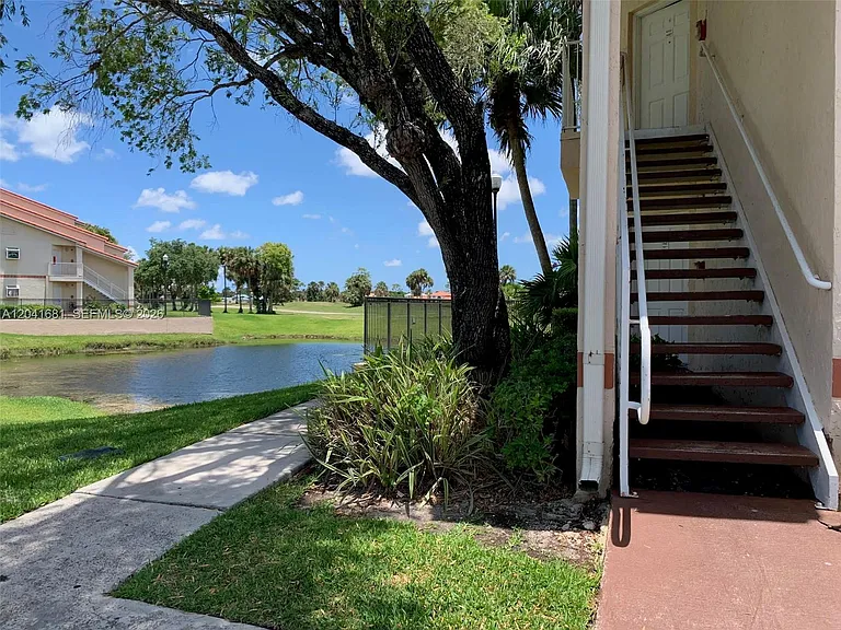3330 Pinewalk Dr N #1621 — Photo 8