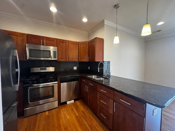1334 W Morse Ave, Chicago, IL